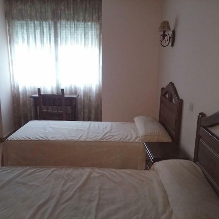 Hotel Rural Puerta De Caderechas Terminon Kültér fotó